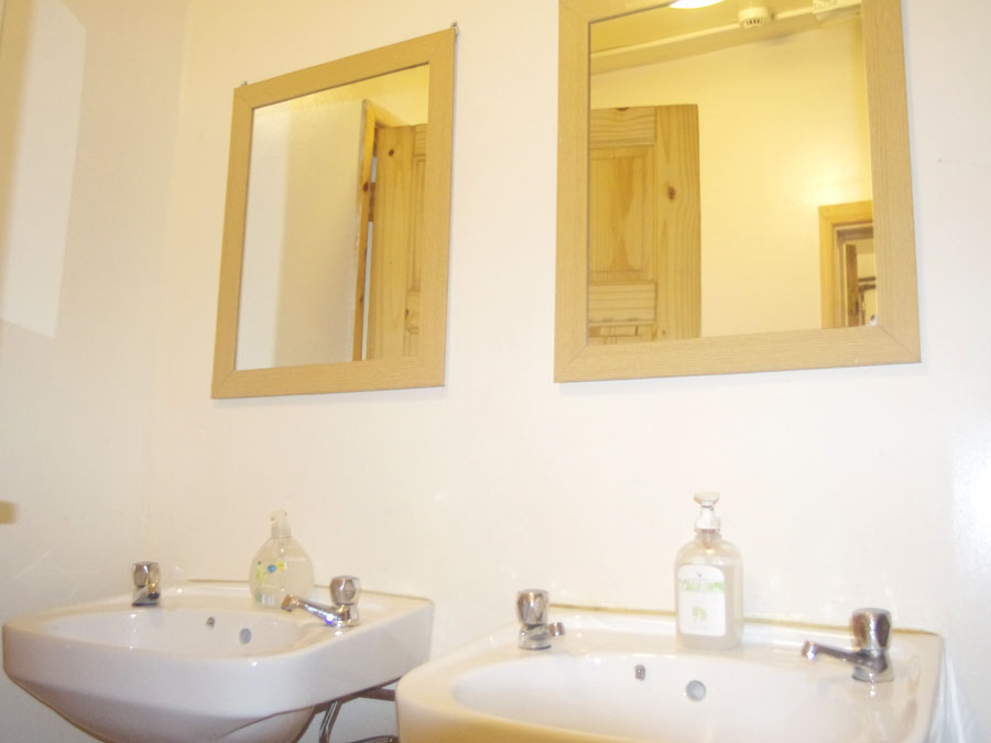 The Bunkhouse bathroom, Accommodation with Adventure Wales